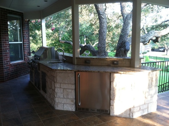 Austin Limestone outdoor kitchens