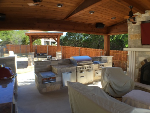 View of Lago Vista outdoor kitchen